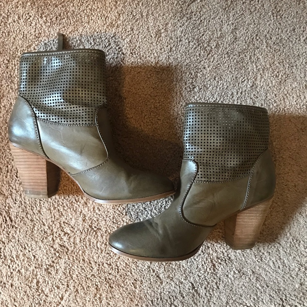 Cute Booties - Picture 2 of 7